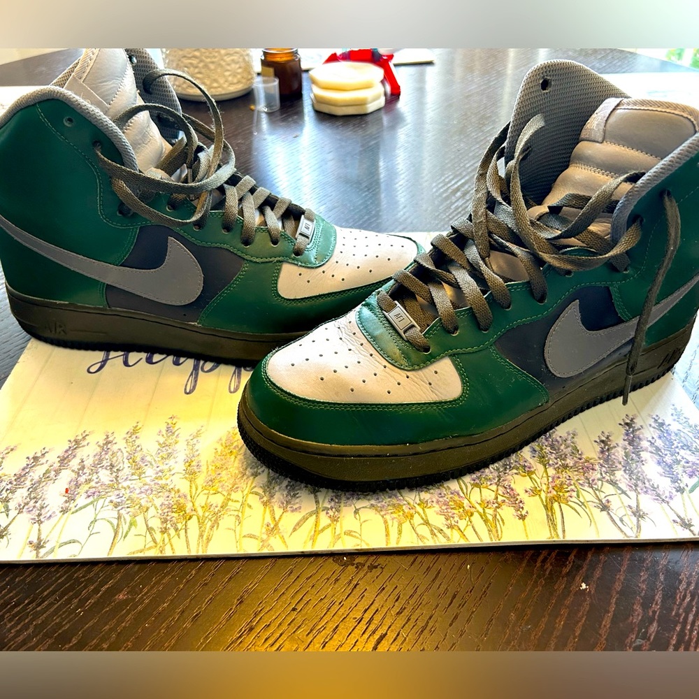 Men’s Sized 13 Green/grey high top Air Force 1’s